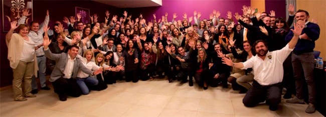 Grupo de agentes inmobiliarios reunidos CRS