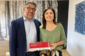 José Navarro con la alcaldesa de Paiporta